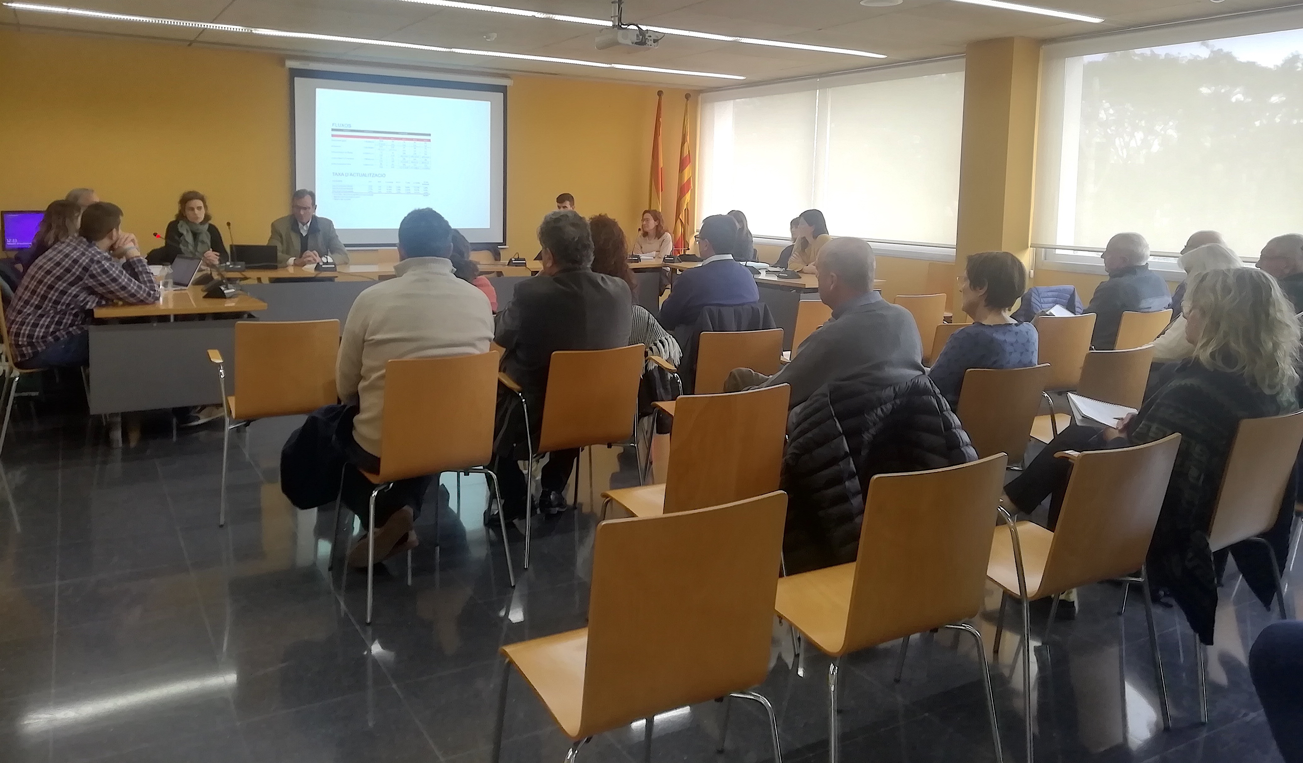 Sessió informativa amb els representants de la propietat del Recinte Industrial de la Colònia Güell